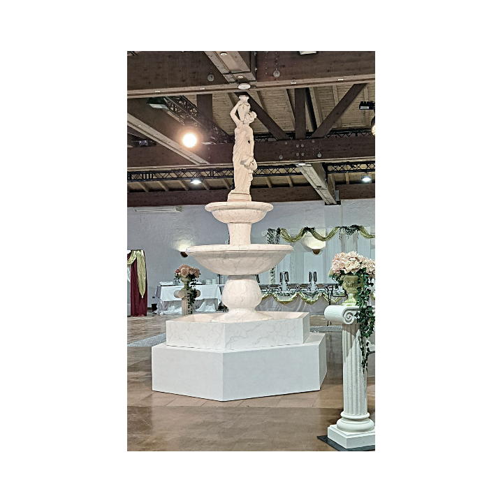 Fontana multilivello con cascata d'acqua